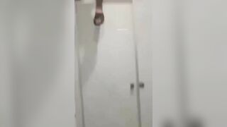 Clip Hot Đục Trần Nhà Vệ Sinh Để Nhìn Sang Wc Các Bạn Nữ Ở Hà Nội