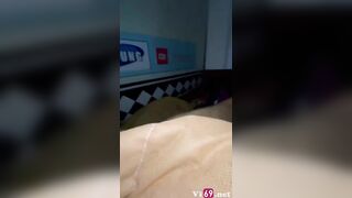 Anh quay xíu cho em xem rồi xóa ý mà