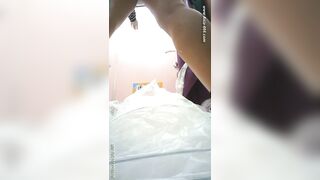 Quay lén nhà vệ sinh công ty toàn gái đẹp