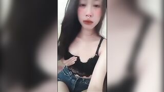 Thằng nyc khốn nạn chia tay tung video thủ dâm địt nhau của 2 đứa lên mạng