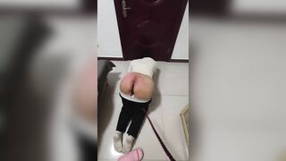 Em gái trung quốc bị bố đánh đòn vì học dưới trung bình