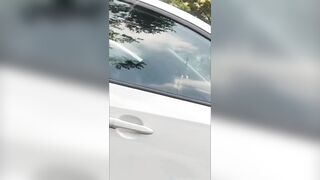 Xe cộ hôm nay chả hiểu sao đánh lái mãi mà k chạy cứ giật giật