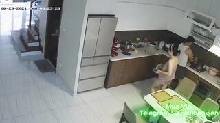 Hack Camera Chồng bắt vợ mút chim ở phòng bếp