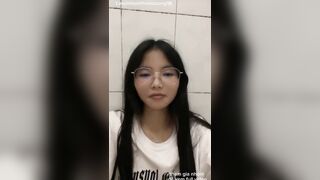 Tranh thủ thủ dâm ngay kí túc xá của b học