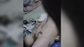 Quay lén em gái phòng bên thủ dâm ( nguồn sưu tầm )
