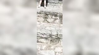 Vợ tôi thích khoe lồn nơi công cộng