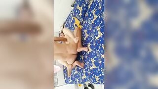 Quay lén vợ chồng công nhân địt nhau trog nhà trọ P3