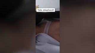 Chát sex, Gạ e Teen HS Móc lồn bóp vú khi mẹ ngủ cạnh