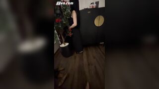 Độc lạ, Đi ăn mà lén sờ lồn con bạn, Được nó dẫn Vào wc djt nhau