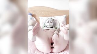 Em loli cosplay thủ dâm