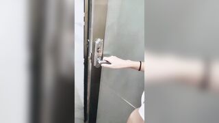 Chơi trần không bao với em học sinh mình dây lồn không lông siêu ngon