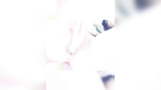 Cận cảnh cái lồn siêu non không lông của em Loli Cosplayer dễ thương này