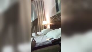 Độc lạ, Con bạn Thuê KS Tắm xong thủ dâm cho nhau mà ko djt