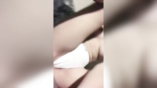 Cô em dâm quá nhỏ tinh dầu kích thích vào lồn để móc