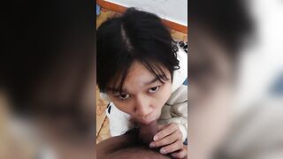 Cho con bạn thân mới lớn bú cặc cho biết cặc to bắn tinh vào mồm