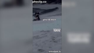 Ra biển Phát hiện Học sinh Nhún Cu Djt nhau lén giữa đêm