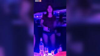 Thác Loạn Karaoke, Book Nhân viên Khiêu dâm ra djt nhau tập thể