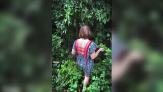 Gạ địt chị gái dân tộc hàng ngon địt nhau trong rừng luôn