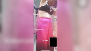 Bị cấm dạy thêm, cô giáo về show lồn kiếm thêm