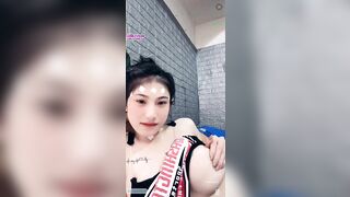 Sao vẫn cứ say mê cặp vú dáng vẻ yêu kiều này nhỉ (HUỲNH BẢO TRÂN)