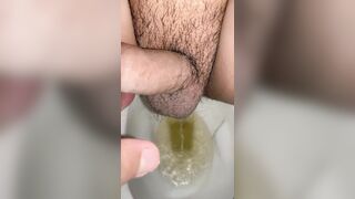 Đái bằng lổ đít bơm nước lổ đít
