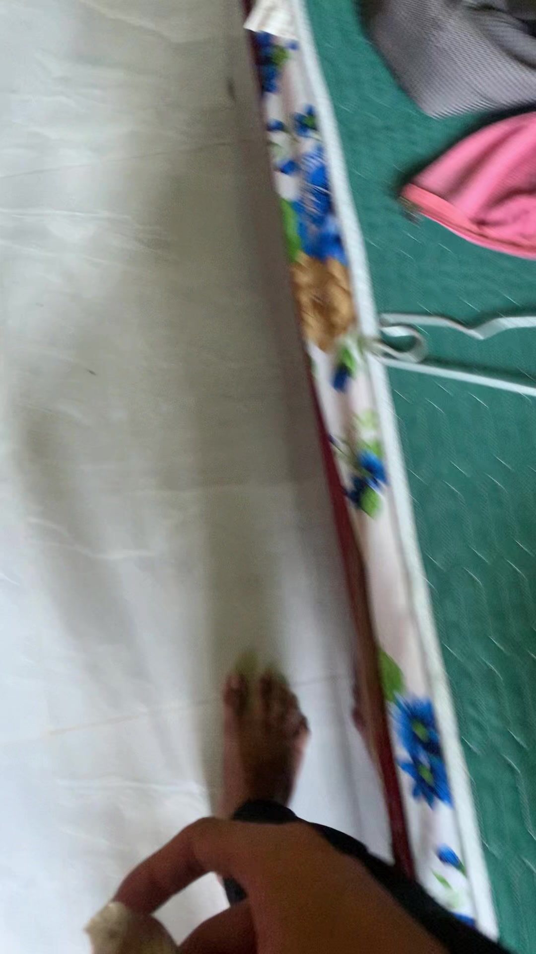 Lén vào phòng ngủ cô giáo sục cặc