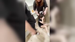 Em nó ngon thế nỡ lòng nào đánh. Muốn ôm bảo vệ bb3