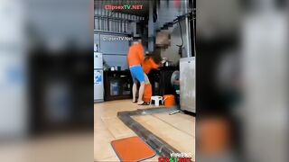 Shock, E dâu Đang nấu ăn Bị tốc váy Djt vào lồn Rên rỉ bắn nước