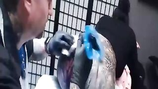 Xăm Lồn cho Chị khách Mà khí dâm chảy như suối ga djt nhau luôn