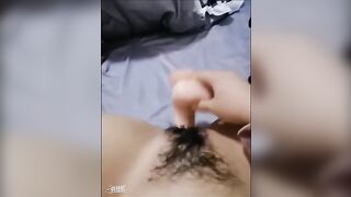 Cô gái ngực khủng hoảng 3