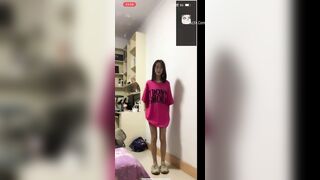 Nữ Sinh Đeo Kính Chủ Động Gạ Chat Sex Cho Xem Mình Thủ Dâm 2
