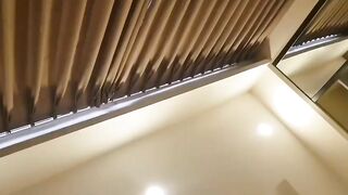 Em quay phim gì mà cứ toàn quay mặt chị vậy