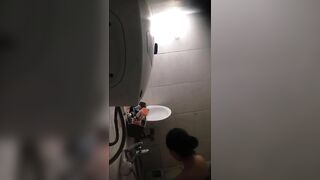 Quay Lén Nhìn Em Tắm Tự Nhiên Tháy Nứng Quá Phần 22
