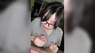 Được cô bạn thân vú bự bú mút con cu