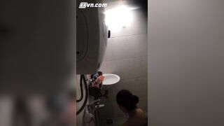 Quya lén, Con e Họ Đi Tắm Móc lồn Rên Rỉ bị nó phát hiện và cái kết
