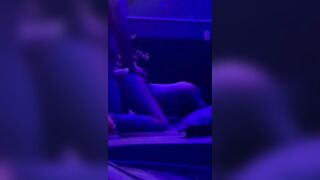 Có em người yêu nghiện public cửa phòng trọ, ngoài vườn, bờ sông em cũng cởi quần chơ