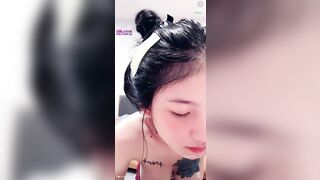 Cặp vú không thể cưỡng lại của Bảo Trân khiến cho người ta lạc vào mê hồn trận