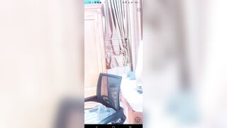 Em gái móc lồn 3