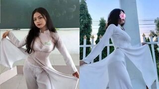 Học sinh sex lộ nội y ngày cuối cấp