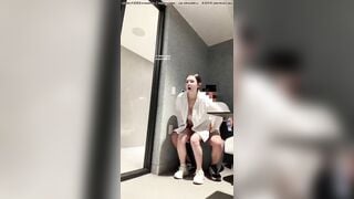 Vãi, Lén Địt Nhau Public Mở Cửa Suýt Bị người Lạ Phát hiện Kích thích Vl