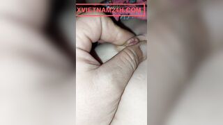Nghịch Lồn mẹ Vợ xong Bú Vú, Hấp dâm xuất tinh vào bím khi cả Nhà Say