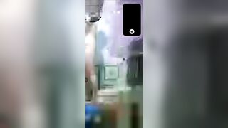 Lén ck iu cho trai trẻ xem tắm.hii