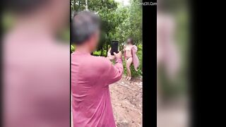 Sex Nhờ Người Lạ Chụp Hình Khoả Thân Cho Người Yêu