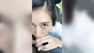 Cho e thư kí xinh đẹp ăn bún cua public trên oto