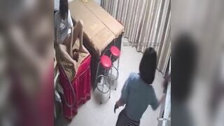 Quay lén khách hàng đi triệt lông lồn siêu múp nhiều nước