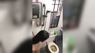 Những khoảnh khắc đang quay lén thì bị phát hiện 2