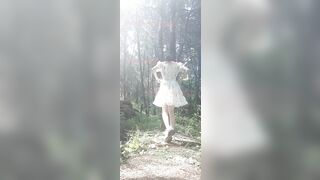 Em học sinh loli lên rừng thủ dâm