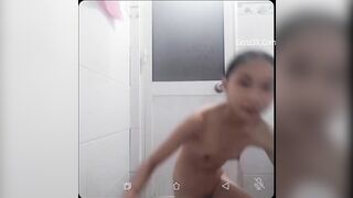 Sex Võ Hạnh Nguyên 2ka10 Trước Khi Tắm Phải Tự Sướng