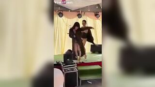 Độc lạ Đám cưới, Bạn Bè cô Dâu Nhảy thoát Y cho Bóp Vú Sờ lồn