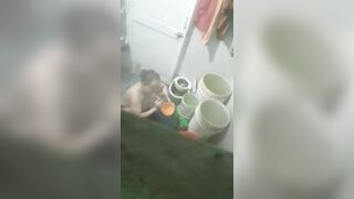 bà dì tắm